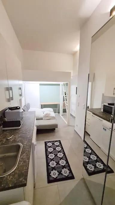 Yolo Handelskai Studio Apartment Vienna 0*,  Austria